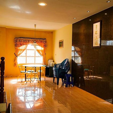 Villa Bukit Indah Brastagi / Berastagi Exterior foto
