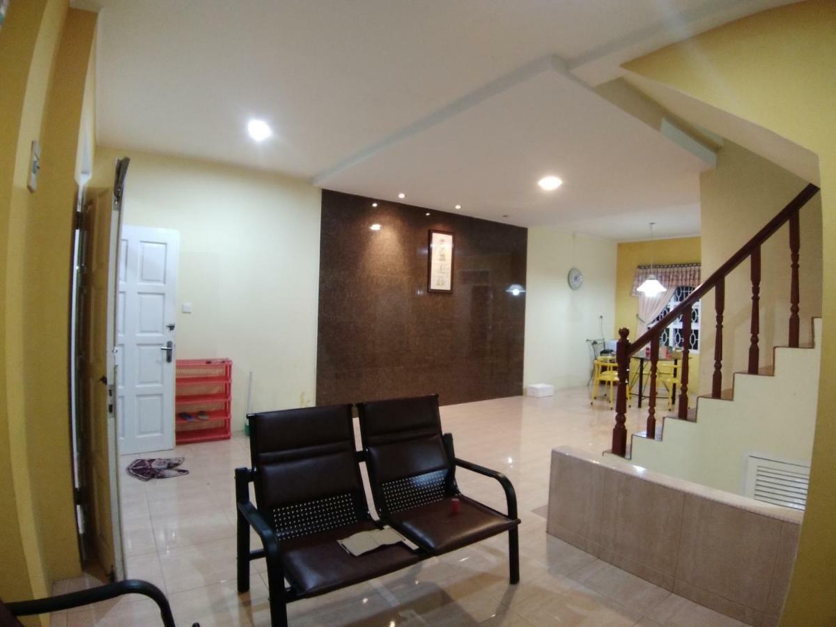 Villa Bukit Indah Brastagi / Berastagi Exterior foto